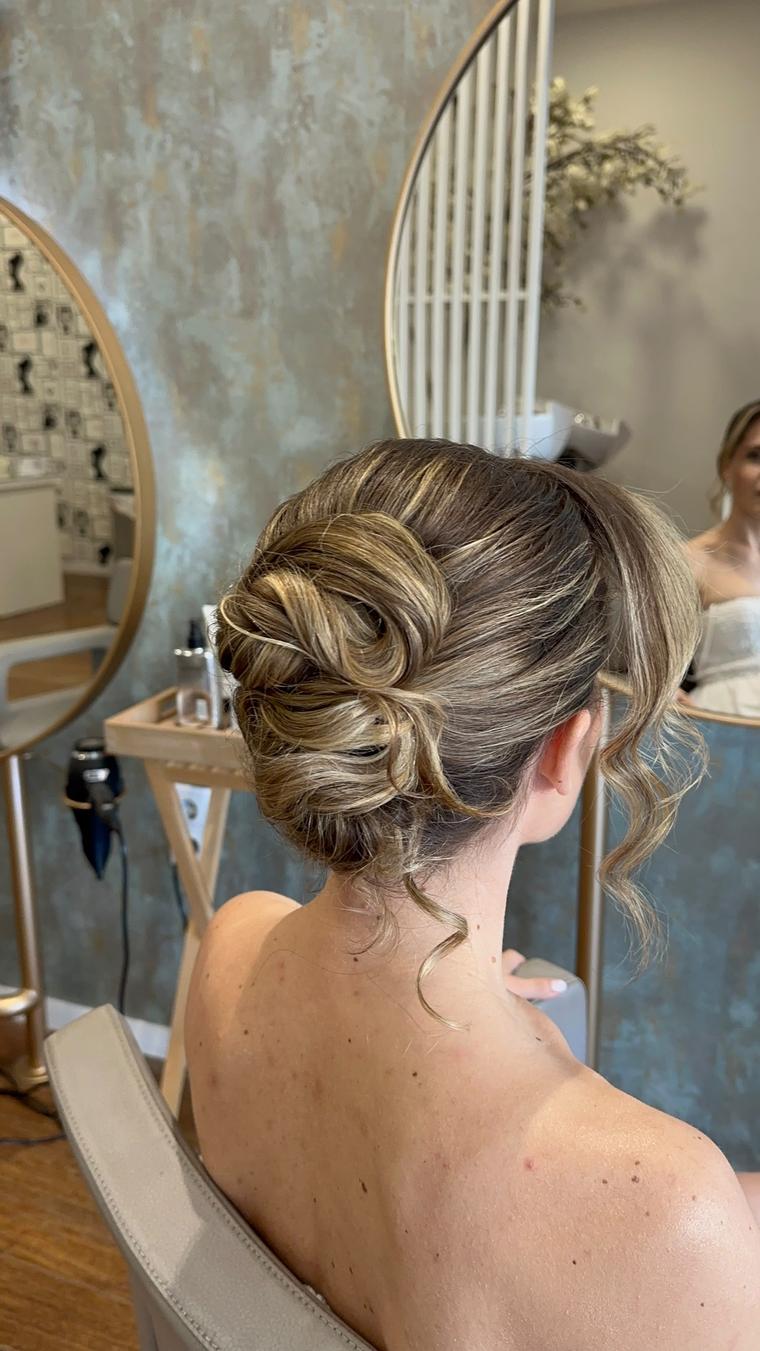 Coque baixo, penteado de noiva