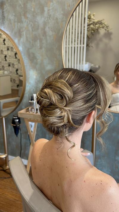 Coque baixo, penteado de noiva